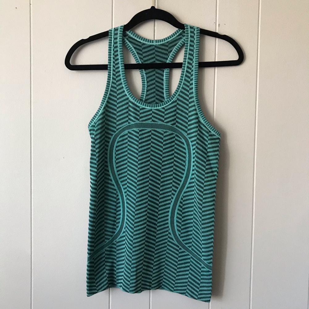 EUC Lululemon run swiftly tank Size 4
